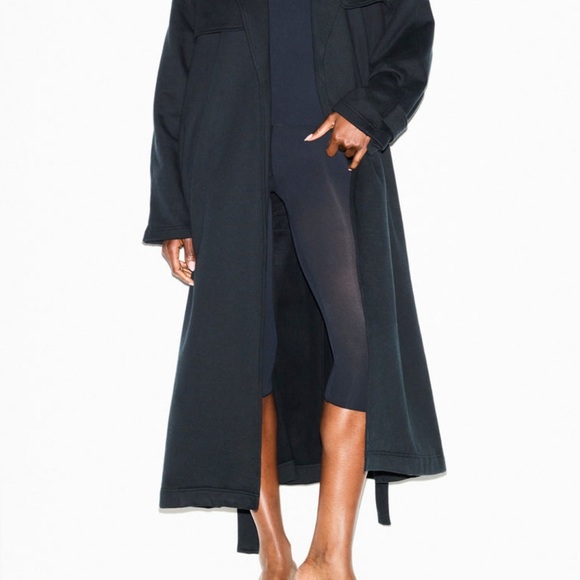 NWT SKIMS Boyfriend Fleece Trench Coat XS - Picture 8 of 12